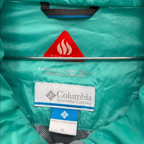 Columbia Women's Aqua Puffer Jacket size XL - Picture 2 of 6
